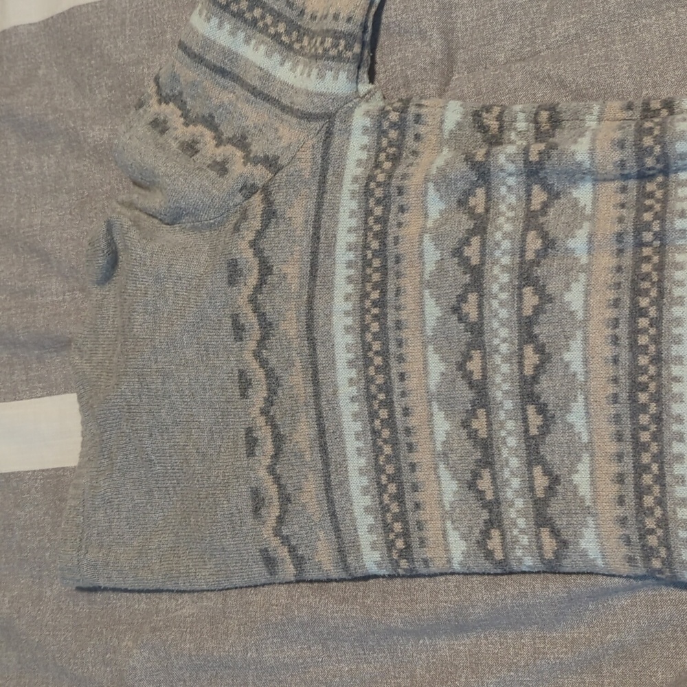 Sweater - Picture 3 of 3